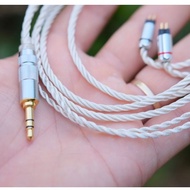 Silver-plated 7N occ litz 23awg copper cable. Japanese Oyaide jack.