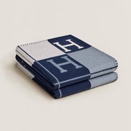 HERMES愛馬仕超夯新款藍色AVALON毛毯 全新購自巴黎戴高樂機場 現貨在台