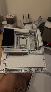 ASUS ROG CROSSHAIR VIII HERO (WI-FI) 主機板