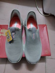 Skechers D'Lux Walker Slip-ins
