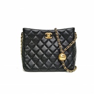 CHANEL 22S金球菱格紋HOBO斜挎包黑色羊皮晶片金扣