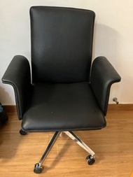 大班椅，辦公室椅子。