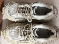 Balenciaga defender 卡其色