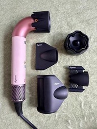 Dyson Supersonic r 風筒HD17 非常新 有單 半年前買，只用過幾次。hk$2650  *為防騙子，只限面交*