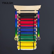 [YWJLQH] Karate Belt Display Stand, Martial Arts Belt Holder Made of Wood, for 10 Martial Arts Belts