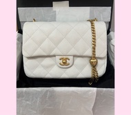 超特價❗️Chanel 23p cf bag white 愛心調節扣 心心 調節扣 手袋 金球 方胖子 大號 24cm 白色 荔枝紋牛皮 復古金 鏈條 (非24P / 25c) classic fla