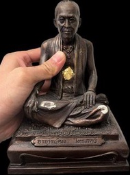 阿贊力礦供奉型