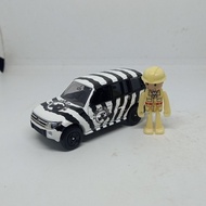TOMICA LOSE PAJERO ZEBRA WITH PLAYKIDS