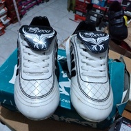 Children's soccer shoes size 33-35