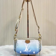 「JL精品代購」97新LV 漸變藍 五合一麻將包