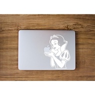 ready Stiker Disney Snow White Holding Apple - Laptop Decal Macbook