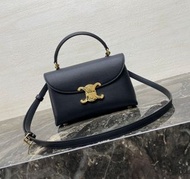 全新靚貨Celine Teen Triomphe 光面小牛皮手提包 手提包 肩斜背包 女款💡包裝齊全，原廠禮盒+加防塵袋