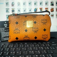 กระเป๋าสตางค์คล้องมือผู้หญิง MCM กระเป๋าใส่สินค้าพร้อมส่งขนาด 6 นิ้ว