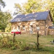 โรงแรม Gîte paisible en parc arboré, 3 ch., prox. Nantes/Rennes, équipements bébé, activités plein a