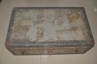 古董老件皮件木箱子高32長92寬53公分