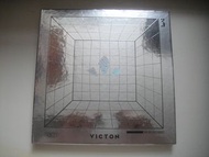 VICTON - IDENTITY ~3rd迷你專輯~ CD (韓國版) (附多頁歌詞畫冊本 及 4張雙面印刷大照片)