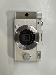 Pentax Q Digital Camera White/Beige (Body only)