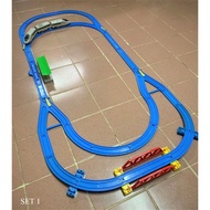 TAKARA TOMY PLARAIL TRACK LAYOUT SET WITH TRAIN (PRELOVED)