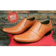 Men's leather pointed office shoes size 39 264