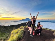 Sunrise Trekking di Gunung Batur