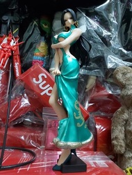 pop 海賊王 女帝 蛇姫正版 figures