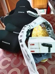 汽車配件：頸枕，吸塵器，窗簾