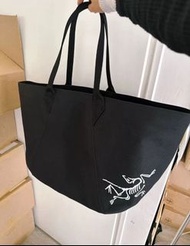 🌟Arcteryx 始祖鳥 CARRIER 45 野外徒步防水多用途尼龍 托特包Tote包購物袋手提包 常規 男女同款情侶款 黑色