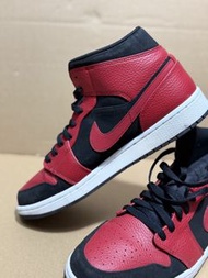Air Jordan 1 Mid - Bred Toe