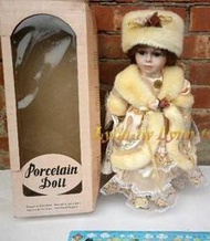 便宜的店---精緻珍藏女陶瓷娃娃,俄羅斯款式 不可拆毛帽 合身毛外套 ....-二手