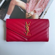 💫紅色超顯白❤️‍🔥YSL 紅色山形紋拉鍊錢包