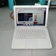 MacBook white 13 inc laptop Apple murah siap pake (06)