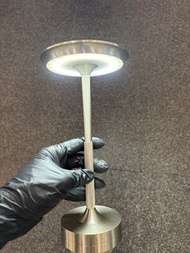 全新 金屬 LED 充電檯燈