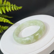 蛇紋玉手鐲 57+MM 青提奶蓋冰潤淺綠白岫玉手環 細膩圓融平靜安寧