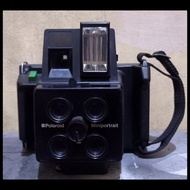 kamera Polaroid jadul untuk koleksi