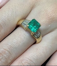 正品-天然祖母綠 鑽石戒指 18k Au750  祖母綠 真鑽 黃金(Cartier Tiffany Bvlgari )（實體顏色非常綠歐！）