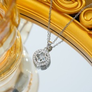 Four Leaf Clover Pendant Necklace with Lucky Meaning and Sparkling Stone, Luxurious Korean Style. VC