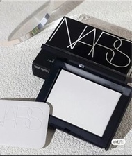Nars 蜜粉餅