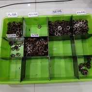 Left and right threaded table M1x0.25 M1.2x0.25 1.4x0.3 2.3x0.4 2.6x0.35 3x.35 x1.25 1.5 brand new, 