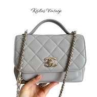 Chanel Business Affinity 灰色金扣