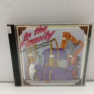 #F192-27 CD TERPAKAI. [IN THE FAMILY -] USED CD. #F192-27