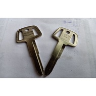 Mitsubishi L300 colt t120ss car key duplicate material Original