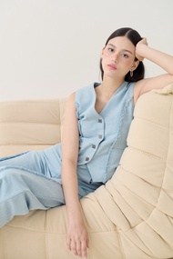 MOLTO DENIM VEST เสื้อกั๊กยีนส์กระดุมโลโก้