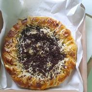 PIZZA BOLEN PISANG COKLAT KEJU PASTRY HOMEMADE