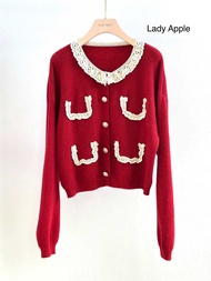 Lady Apple : Angelina Cardigan เสื้อไหมพรมกระดุมมุกเพิ่มคอปกลูกไม้งาาคุณหนูมาก