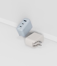 Allite A1 PRO 70W 1A+2C 氮化鎵三孔快充 | 附萬國轉接頭