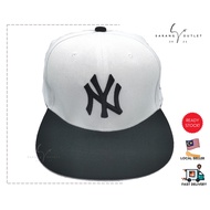 ✔️READY STOCK New Era NY New York White/Black Snapback Flat Brim Cap.  FREE Sticker