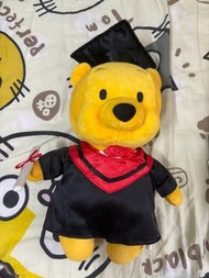 Winnie The Pooh 小熊維尼畢業公仔