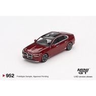 MINI GT 1/64 #952 BMW i7 XDRIVE60 AVENTURIN