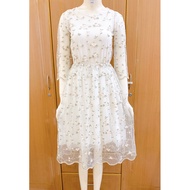 Korean brand 2-hand dress Set - W Closet Wears inc brand with lovely embroidered flowers