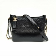 Chanel香奈儿 GABRIELLE流浪新中号黑色牛皮革芯片金银扣肩背包
